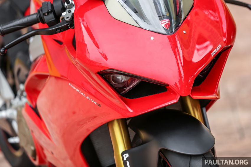 FIRST RIDE: 2018 Ducati Panigale V4 S – welcome to the new world, but is four pots better than two? 851519