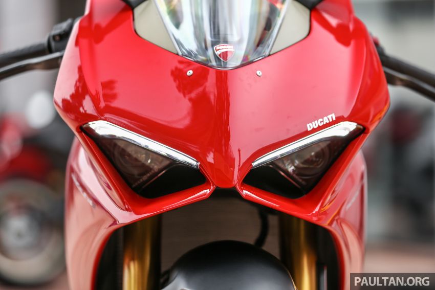FIRST RIDE: 2018 Ducati Panigale V4 S – welcome to the new world, but is four pots better than two? 851520