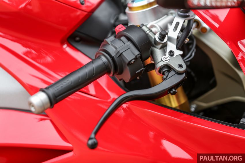 FIRST RIDE: 2018 Ducati Panigale V4 S – welcome to the new world, but is four pots better than two? 851535
