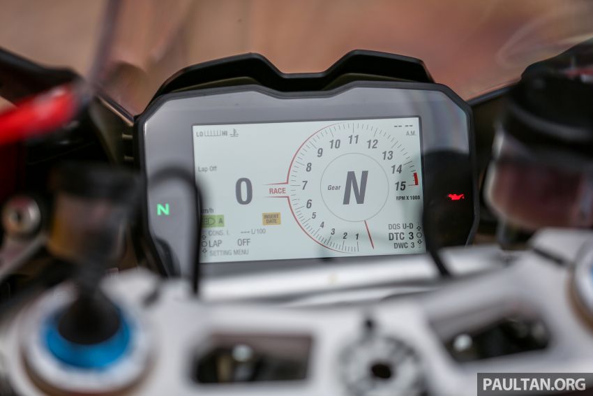 FIRST RIDE: 2018 Ducati Panigale V4 S – welcome to the new world, but is four pots better than two? 851537