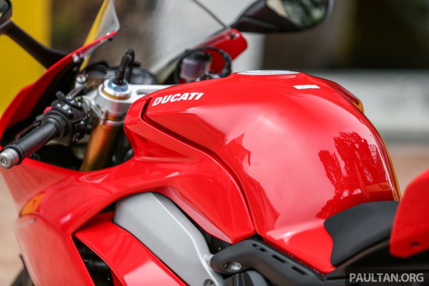 FIRST RIDE: 2018 Ducati Panigale V4 S – welcome to the new world, but is four pots better than two? 851546