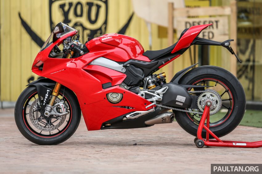 FIRST RIDE: 2018 Ducati Panigale V4 S – welcome to the new world, but is four pots better than two? 851512