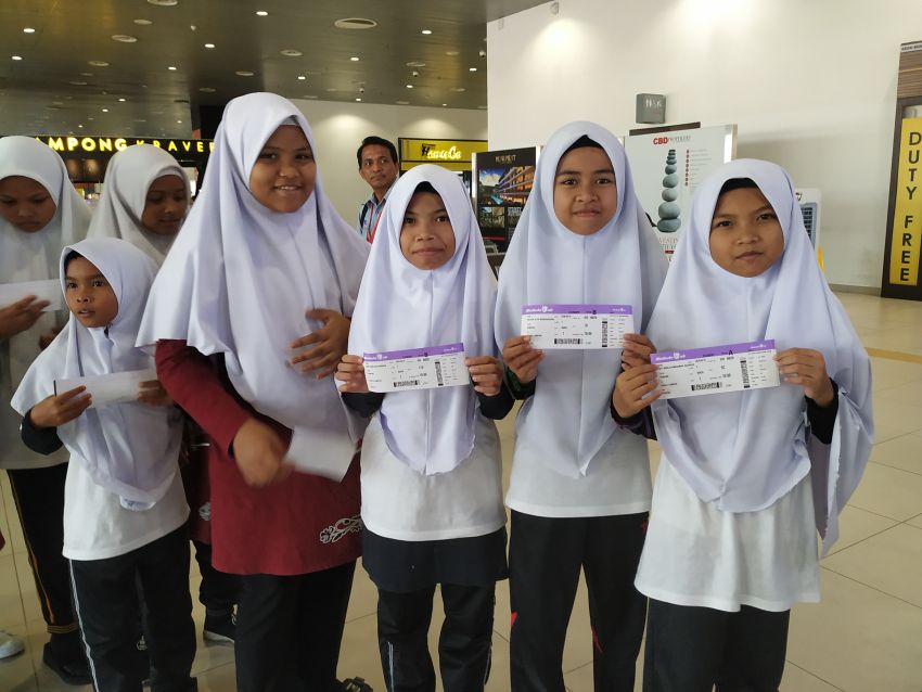 Malindo Airlines and Triumph Malaysia treat orphans to “Kawan Awan Sayap Impian” flights Image #855361