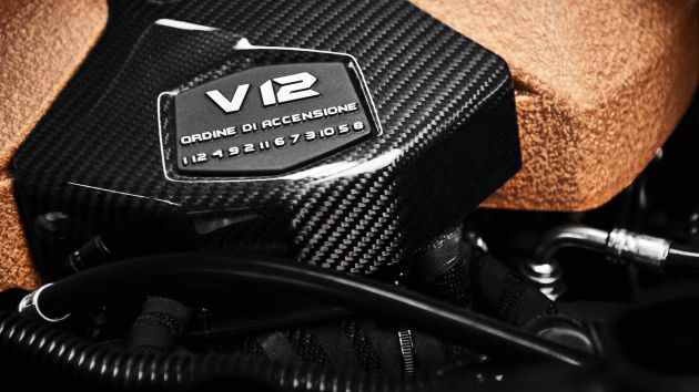 Lamborghini Aventador SVJ shows part of its ALA kit