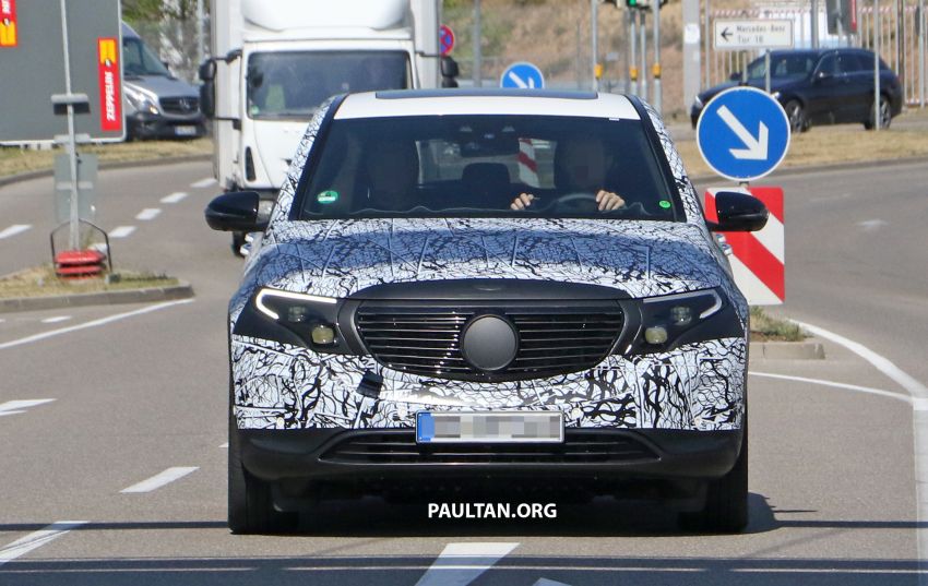 Mercedes-Benz EQC completes final round of hot weather testing, interior partially shown in spyshots 852905