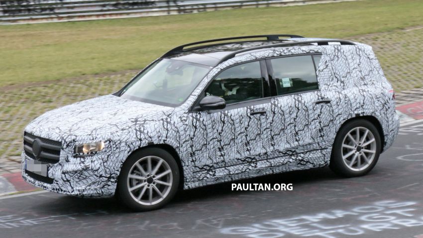 SPYSHOTS: Mercedes-Benz GLB strips some camo off 851724