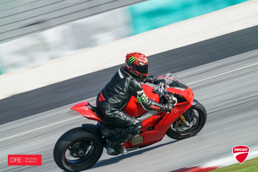 FIRST RIDE: 2018 Ducati Panigale V4 S – welcome to the new world, but is four pots better than two? 851558