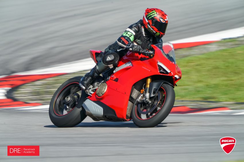 FIRST RIDE: 2018 Ducati Panigale V4 S – welcome to the new world, but is four pots better than two? 851557