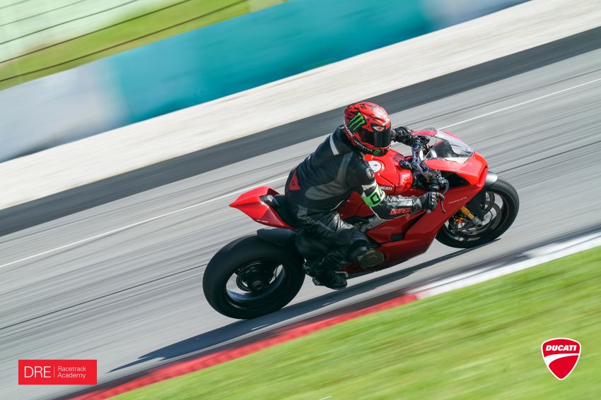 FIRST RIDE: 2018 Ducati Panigale V4 S – welcome to the new world, but is four pots better than two? 851561