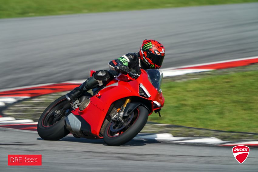 FIRST RIDE: 2018 Ducati Panigale V4 S – welcome to the new world, but is four pots better than two? 851550