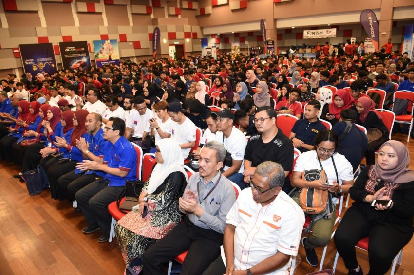 Petron kicks off Road Safety Program in UTM KL, aims to inculcate good driving habits to 5,000 students 849329