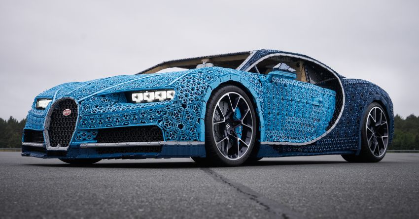 Lego built an epic, life-sized Bugatti Chiron that drives! 856965