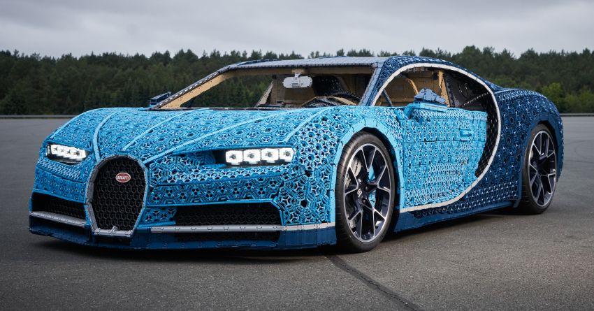 Lego built an epic, life-sized Bugatti Chiron that drives! 856968