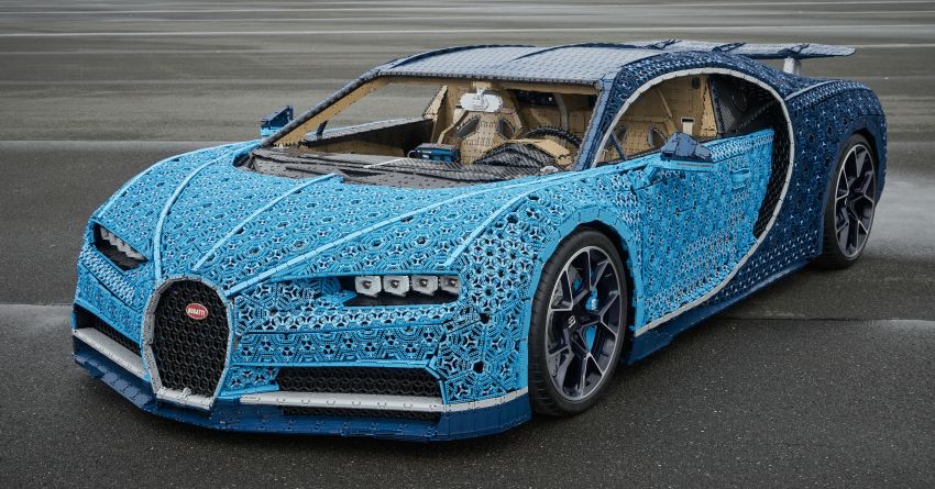 Lego built an epic, life-sized Bugatti Chiron that drives! 856954