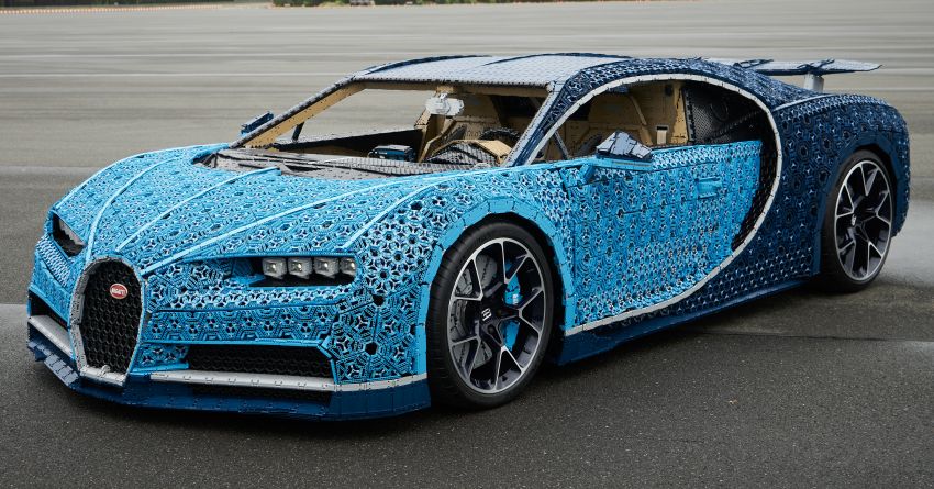 Lego built an epic, life-sized Bugatti Chiron that drives! 856956