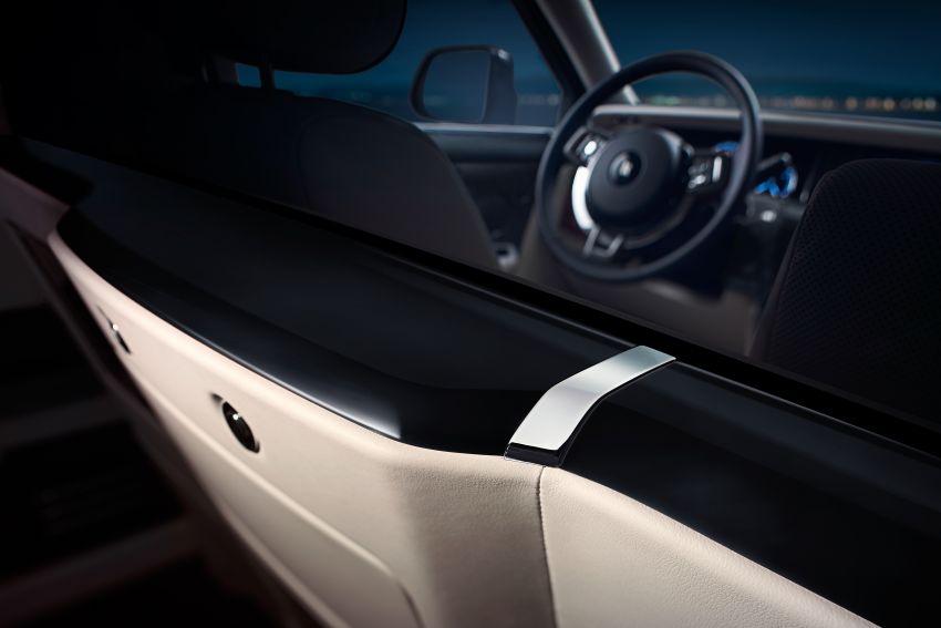 Rolls-Royce introduces Privacy Suite for the Extended Wheelbase Phantom – it’s a soundproof rear cabin! 857175