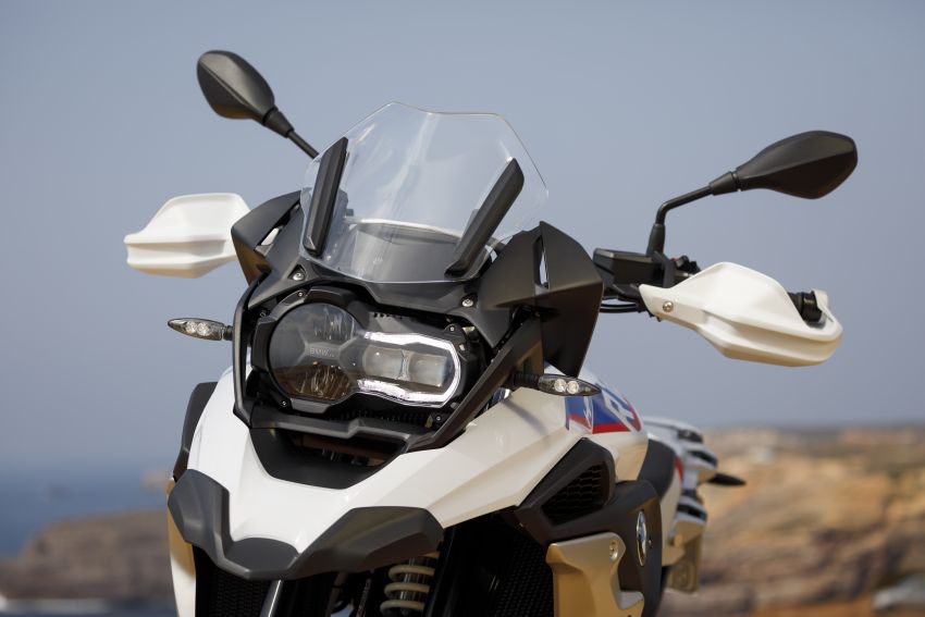 2019 BMW Motorrad R 1250 GS and R 1250 RT shown 861975