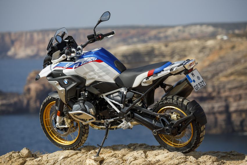 2019 BMW Motorrad R 1250 GS and R 1250 RT shown 861981