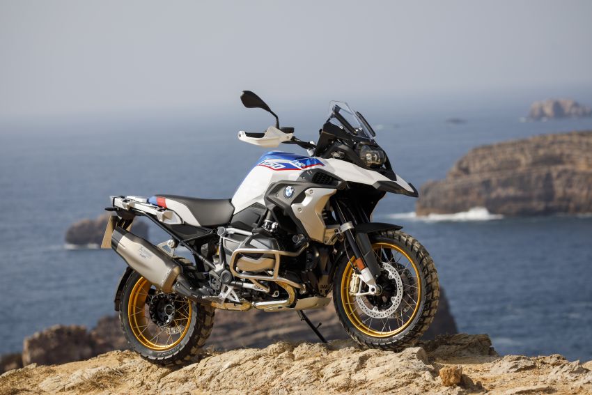 2019 BMW Motorrad R 1250 GS and R 1250 RT shown 861982