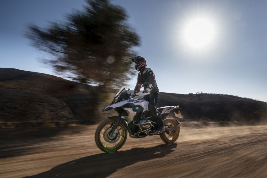 2019 BMW Motorrad R 1250 GS and R 1250 RT shown 861994