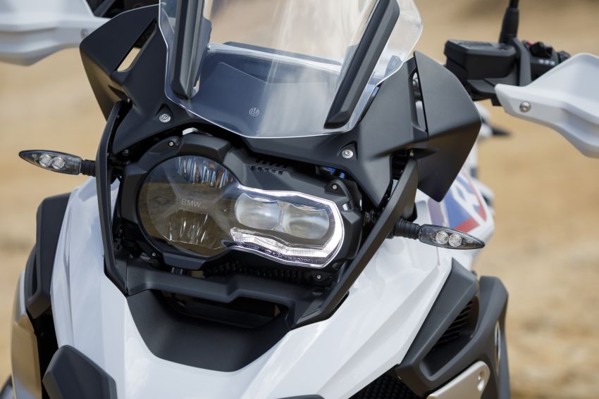 2019 BMW Motorrad R 1250 GS and R 1250 RT shown 861966