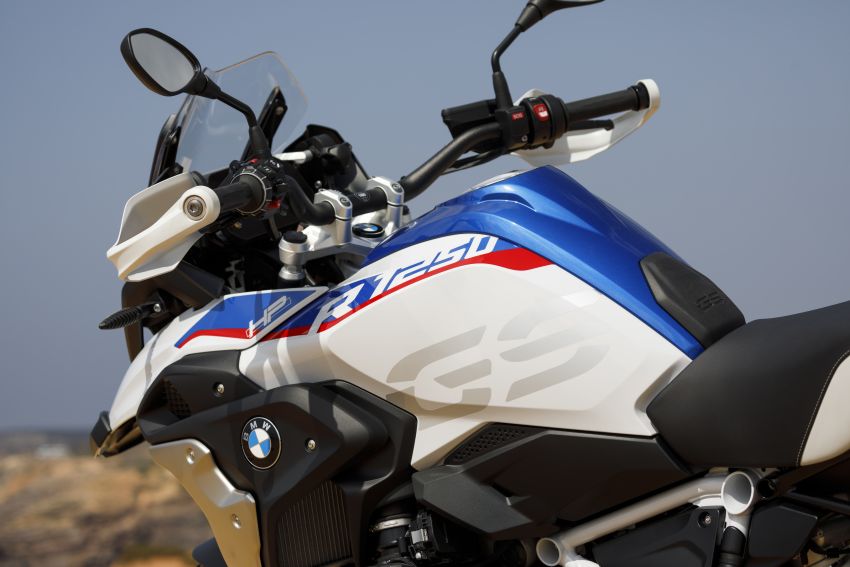 2019 BMW Motorrad R 1250 GS and R 1250 RT shown 861969