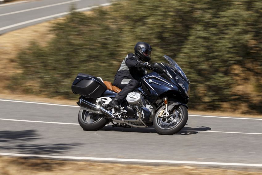2019 BMW Motorrad R 1250 GS and R 1250 RT shown 862056