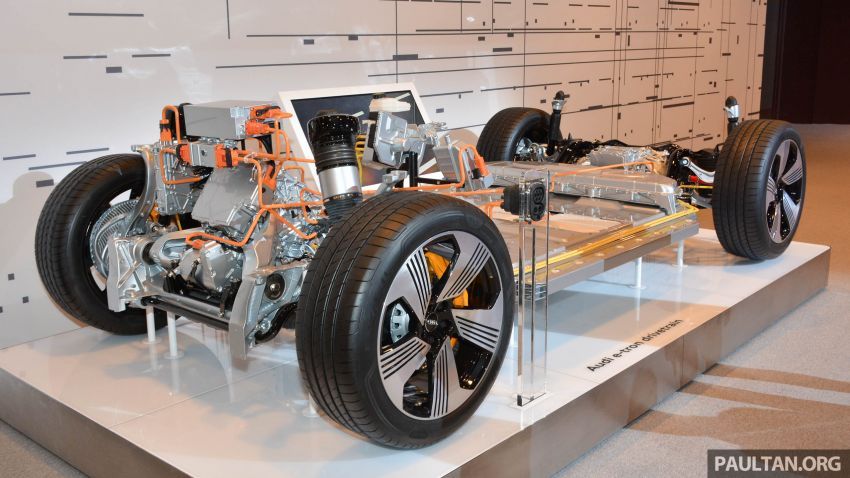 Audi e-tron buat penampilan global – SUV elektrik produksi pertama daripada Audi, kuasa 355 hp/561 Nm 863238