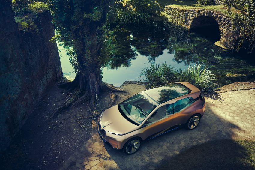 BMW Vision iNEXT previews all-electric SUV for 2021 862292