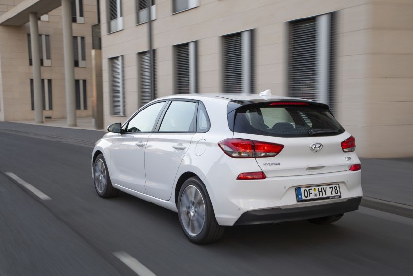 Hyundai i30 gets mild facelift, new Smartstream diesel 858666