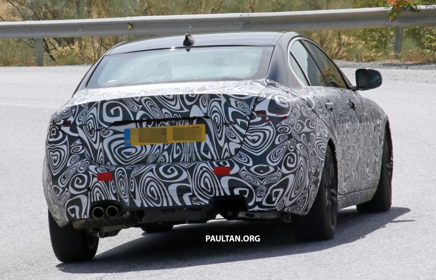 SPYSHOTS: Jaguar XE facelift spotted road-testing 865765