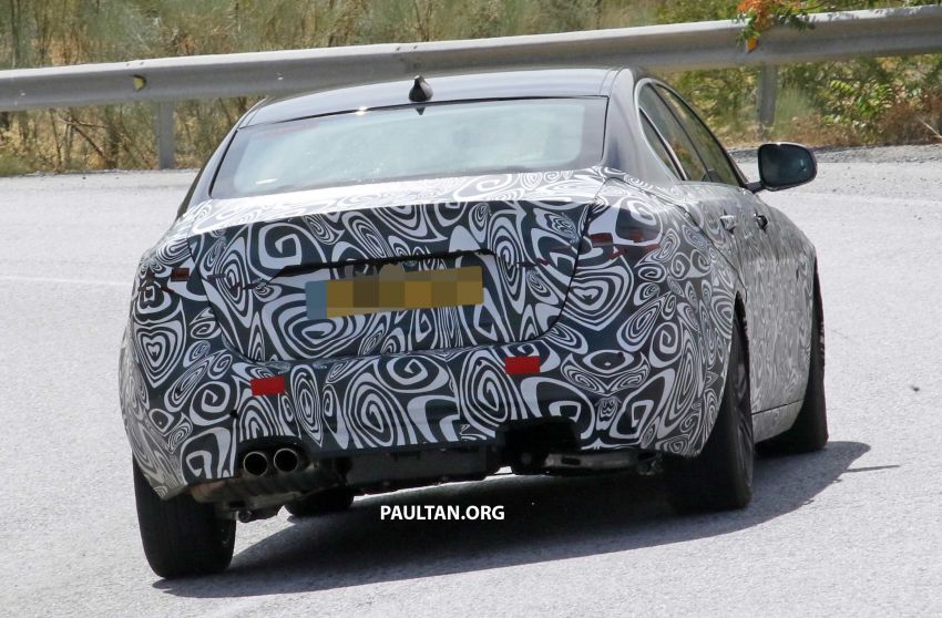 SPYSHOTS: Jaguar XE facelift spotted road-testing 865766