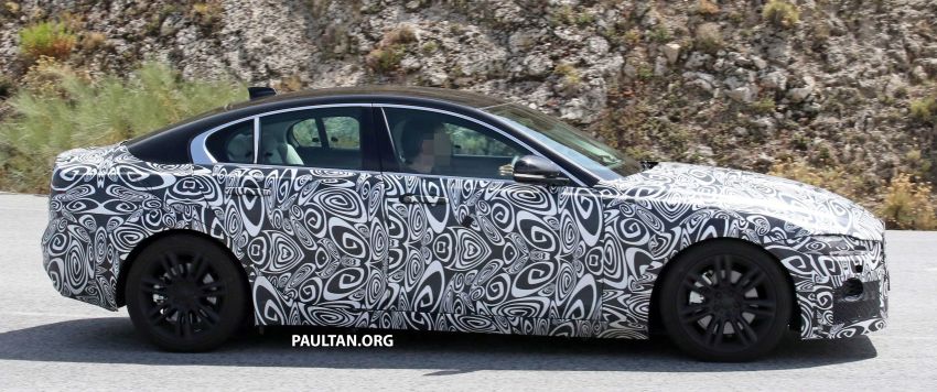 SPYSHOTS: Jaguar XE facelift spotted road-testing 865760