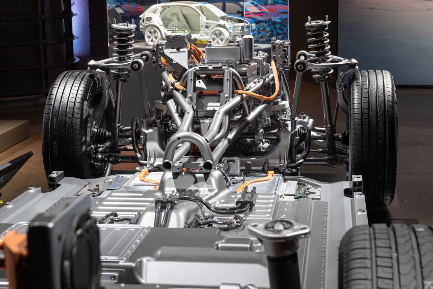 Mercedes-Benz EQC 2019 diperkenalkan – kuasa 300 kW/765 Nm, pengecasan penuh mampu capai 450 km 858279