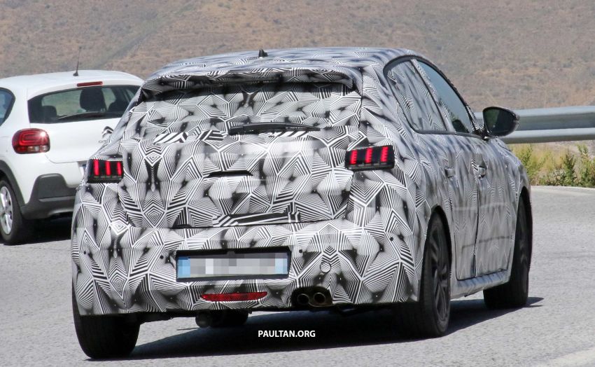 SPYSHOTS: Next Peugeot 208 hatch spotted testing 857834