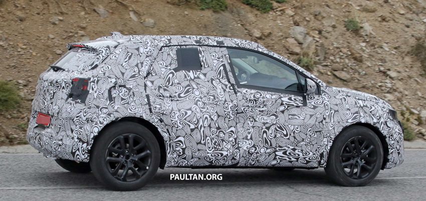 SPYSHOTS: Renault Clio-based crossover spotted 864186