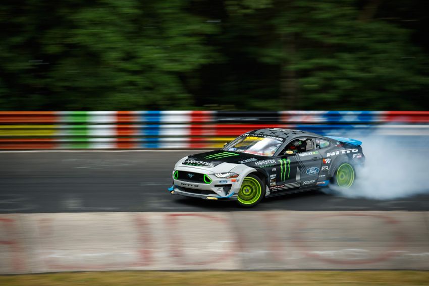 VIDEO: Ford Mustang drifts the entire Nurburgring 865377
