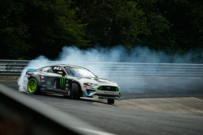VIDEO: Ford Mustang drifts the entire Nurburgring 865378