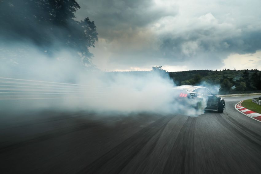 VIDEO: Ford Mustang drifts the entire Nurburgring 865379