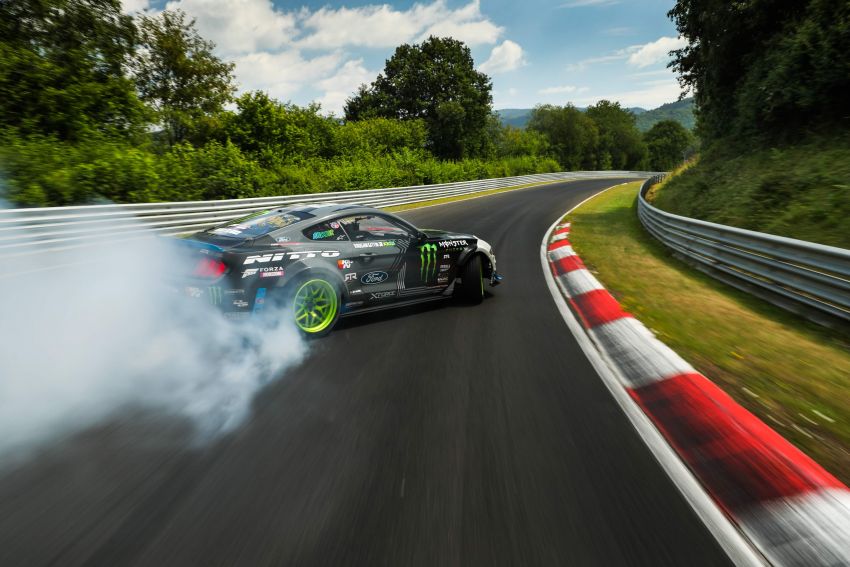 VIDEO: Ford Mustang drifts the entire Nurburgring 865380
