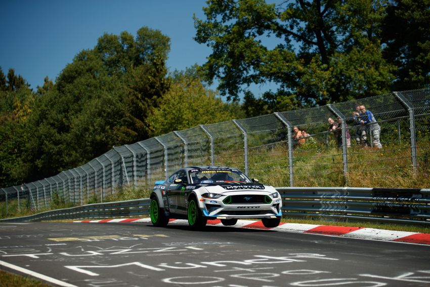 VIDEO: Ford Mustang drifts the entire Nurburgring 865382