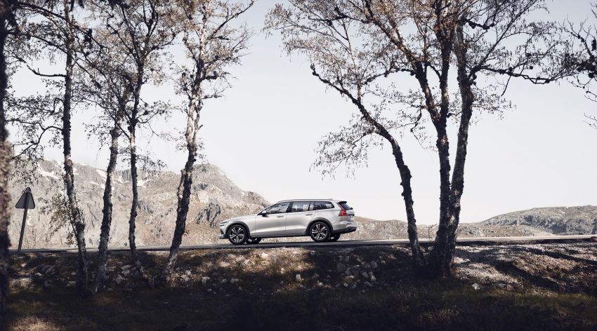 New Volvo V60 Cross Country debuts – off-road wagon 864889