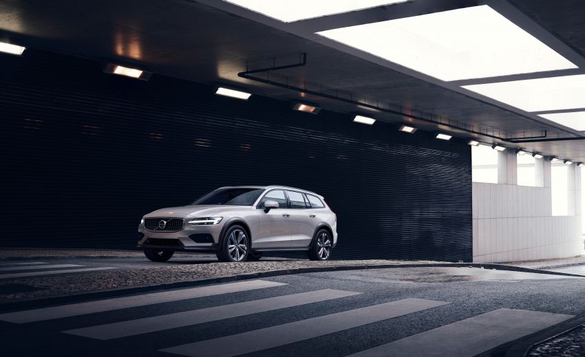 New Volvo V60 Cross Country debuts – off-road wagon 864892