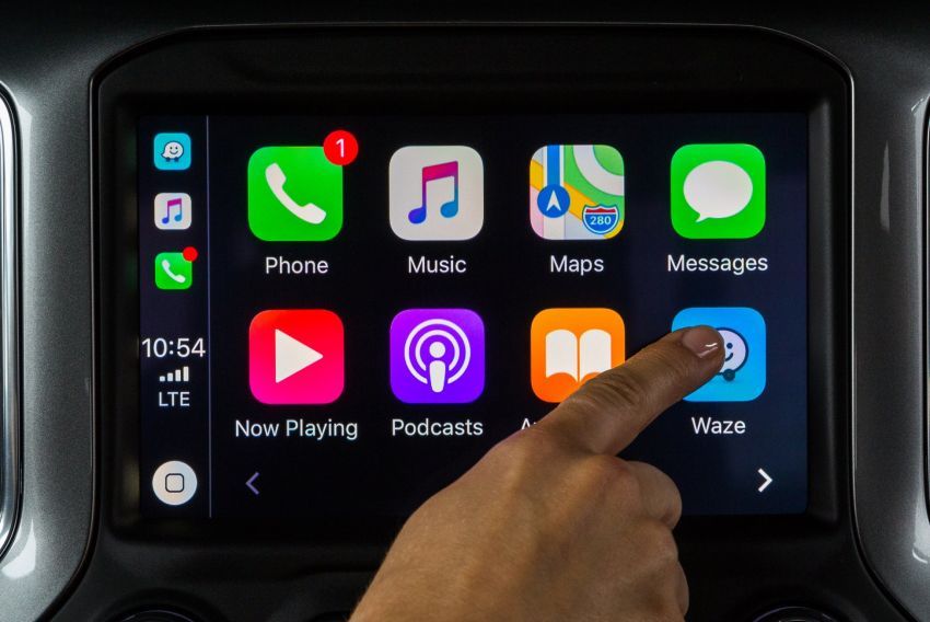 Waze kini boleh digunakan melalui ciri Apple CarPlay 865708