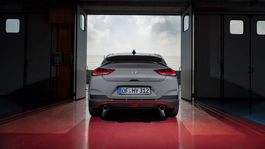 Hyundai i30 N Fastback didedahkan – 2.0L turbo, 275 PS/300 Nm, manual 6-kelajuan, 0-100 km/j 6.1 saat! 865469