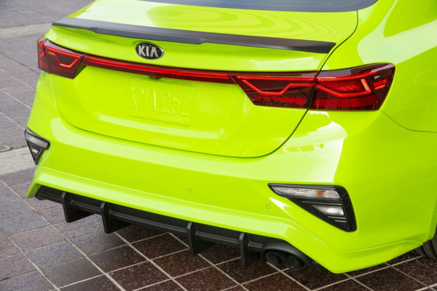 Kia Forte Drift – jentera pacuan belakang dengan enjin 3.3L V6 Twin Turbo dari Stinger GT berkuasa 375 hp 881445