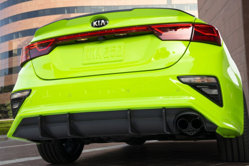 Kia Forte Drift – jentera pacuan belakang dengan enjin 3.3L V6 Twin Turbo dari Stinger GT berkuasa 375 hp 881438