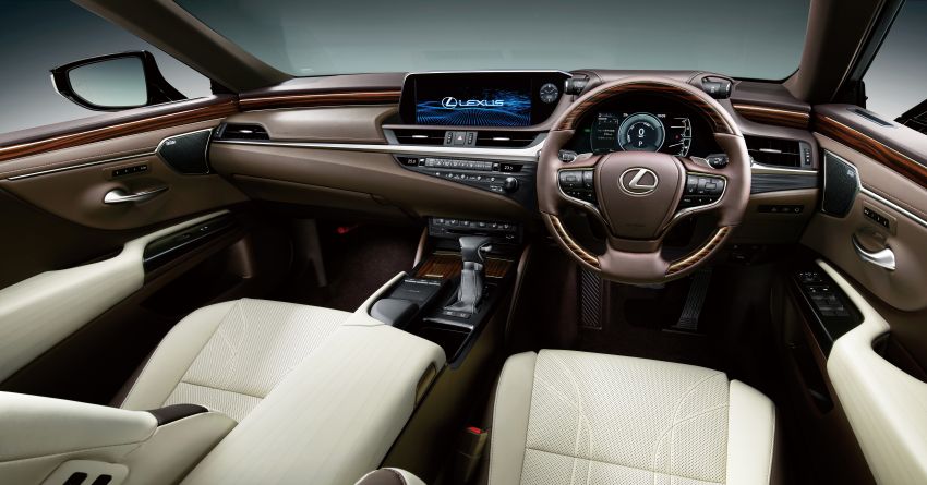 Lexus ES 2019 dilancar di Jepun – kamera pandangan-sisi pertama di dunia, ES 300h hybrid, RM216k-RM259k 878933