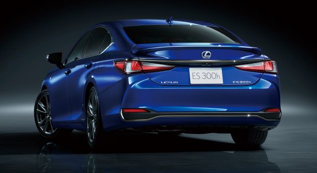 Lexus ES 2019 dilancar di Jepun – kamera pandangan-sisi pertama di dunia, ES 300h hybrid, RM216k-RM259k