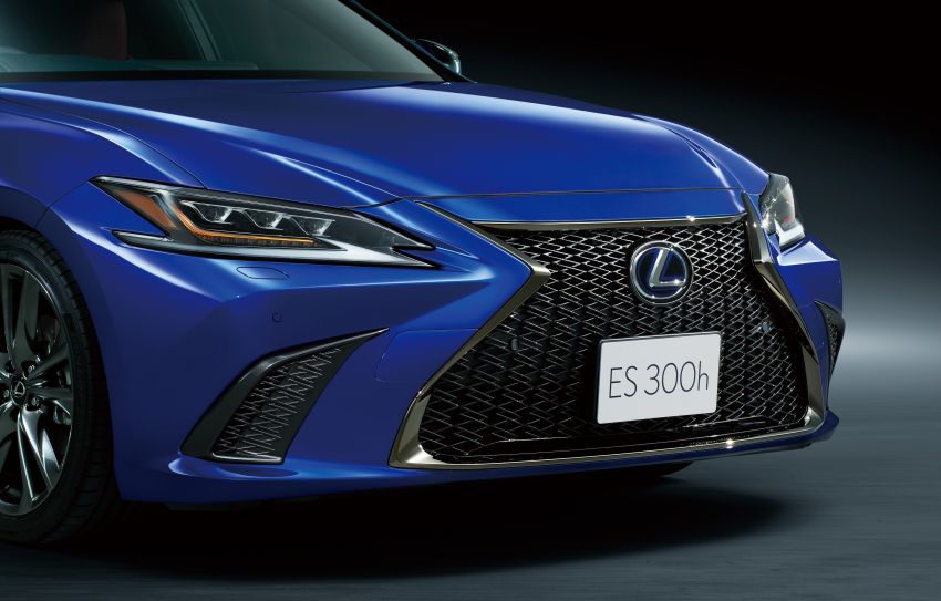 Lexus ES 2019 dilancar di Jepun – kamera pandangan-sisi pertama di dunia, ES 300h hybrid, RM216k-RM259k 878960